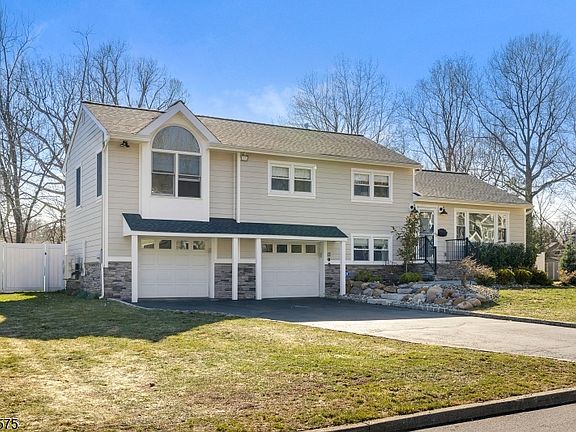 2nd image of 58 Edgewood Dr