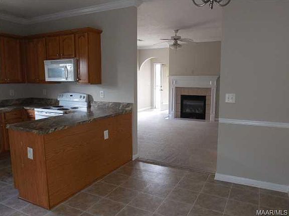 3rd image of 6948 Sandfield Dr