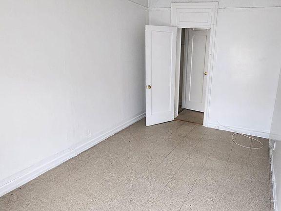 3rd image of 2715 Morris Ave #3