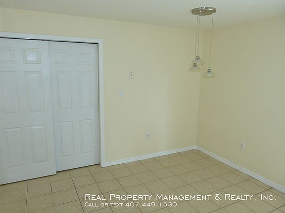 4th image of 937 Pecan St
