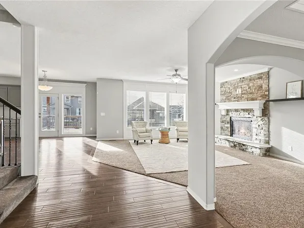 20457 W 107th Ter, Olathe, KS 66061