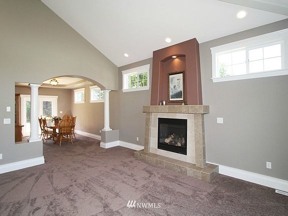 3rd image of 7614 Rainier Drive