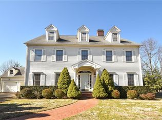 70 Walbin Ct, Fairfield, CT 06824