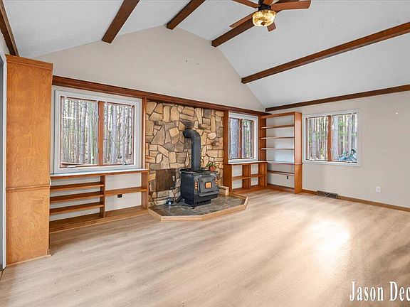 5th image of 15594 Ritchie Ave NE