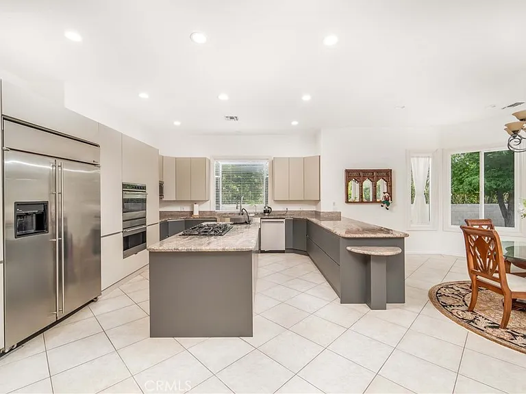 5206 Topeka Dr — Photo 24