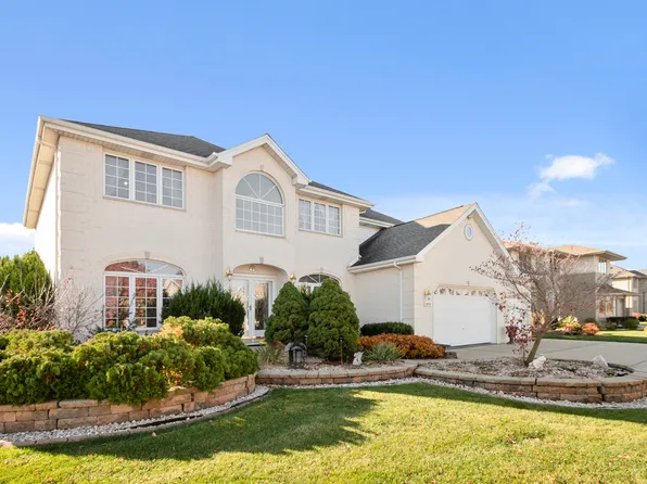 8113 Blarney Rd, Tinley Park, IL 60477