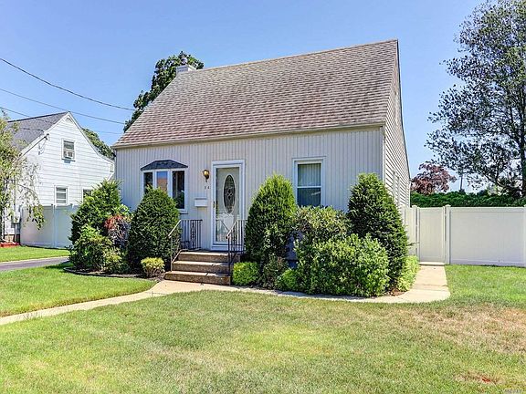 2nd image of 54 Scott Ave