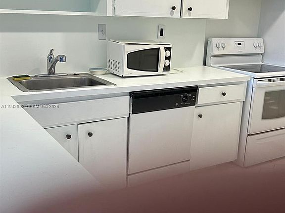 5th image of 1150 NE 191st St #45