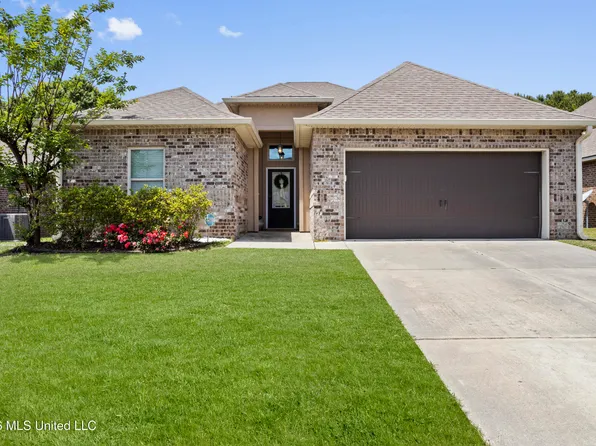 892 Reunion Place Cir, Biloxi, MS 39532