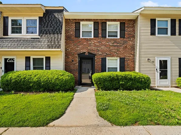 303 Haltiwanger Rd APT 13, Greenwood, SC 29649