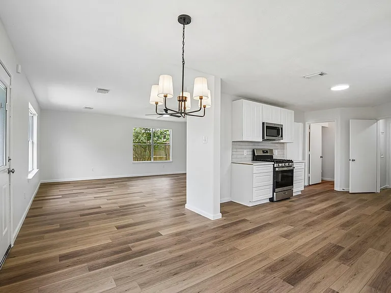 4419 Crossvine Ave — Photo 8