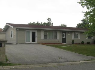 417 Saginaw Dr, Valparaiso, IN 46385