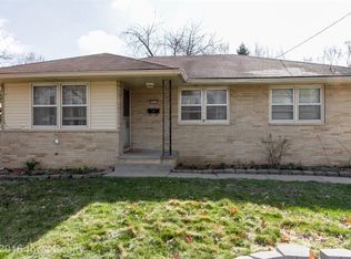 2421 Glenbrook Dr, Des Moines, IA 50316
