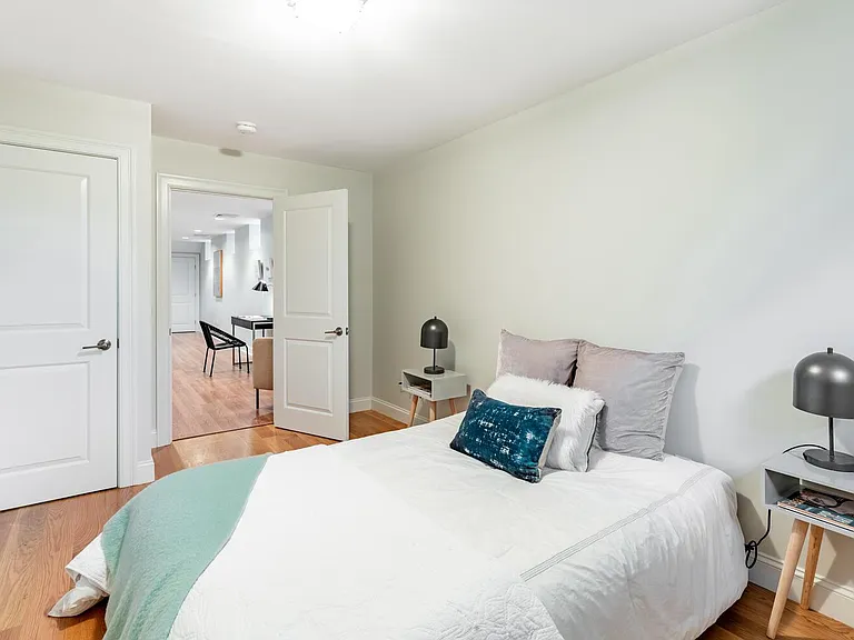 22 Peters St — Photo 11