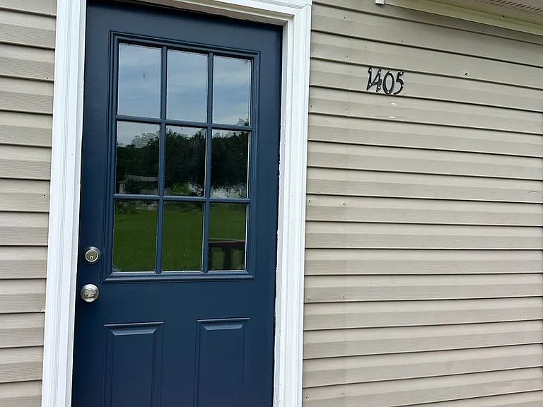 1200 Gwinn Ln — Photo 2