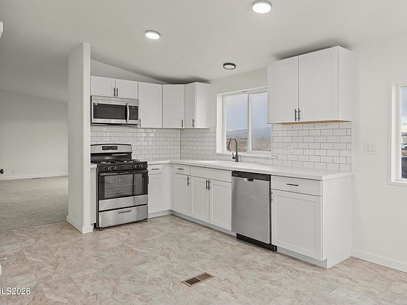 5th image of 3225 E Antelope St