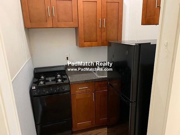 4th image of 1334 Commonwealth Ave #13