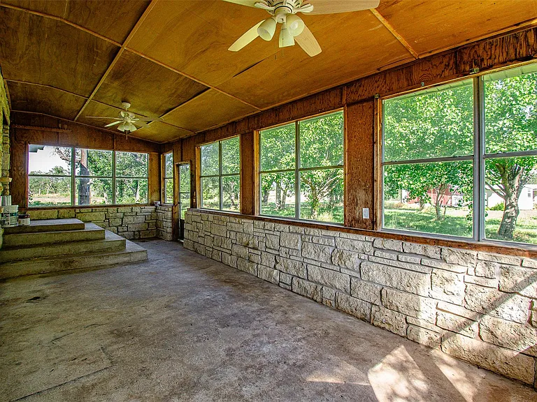 199 Apache Springs Rd — Photo 20