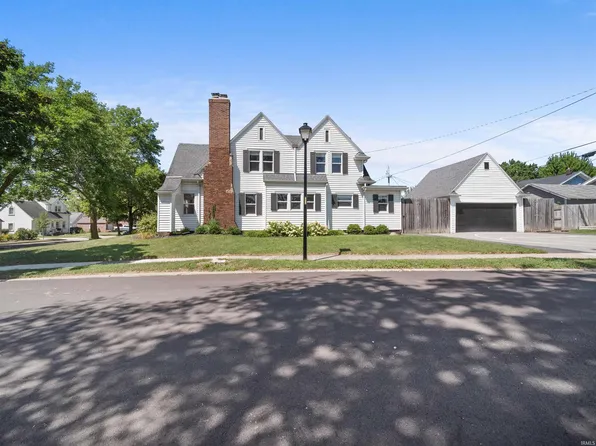 802 Prange Dr, Fort Wayne, IN 46807