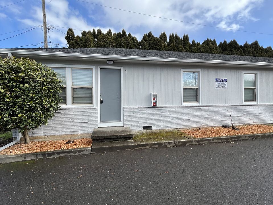 1st image of 10746 NE Wygant St APT 1