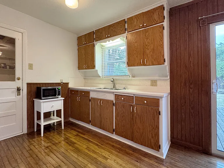 718 Cordell St — Photo 9