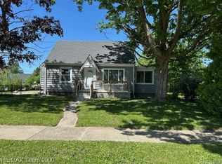 2019 Helen St, Garden City, MI 48135