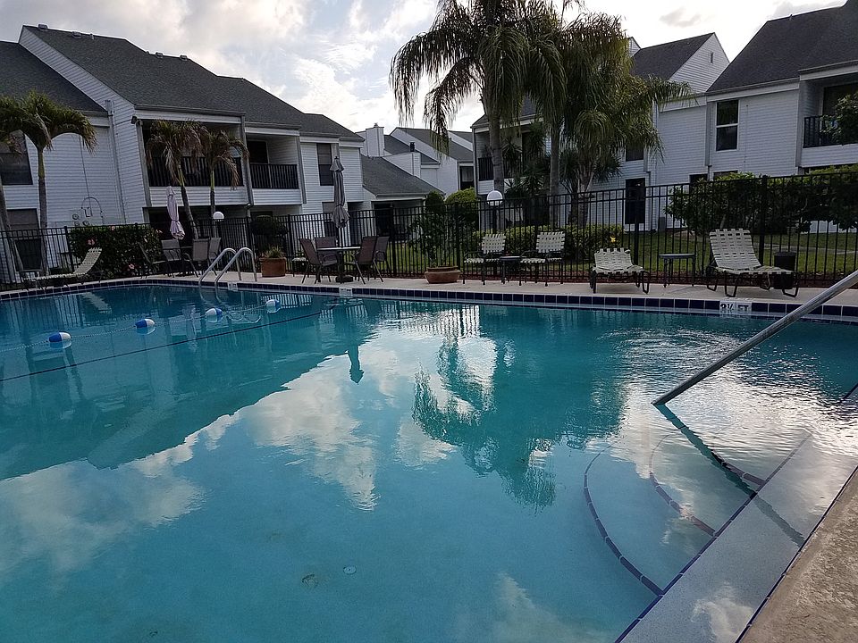 Sparking pool