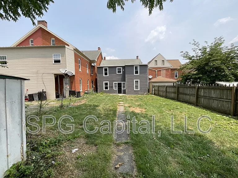 324 N Franklin St #1/2 — Photo 9