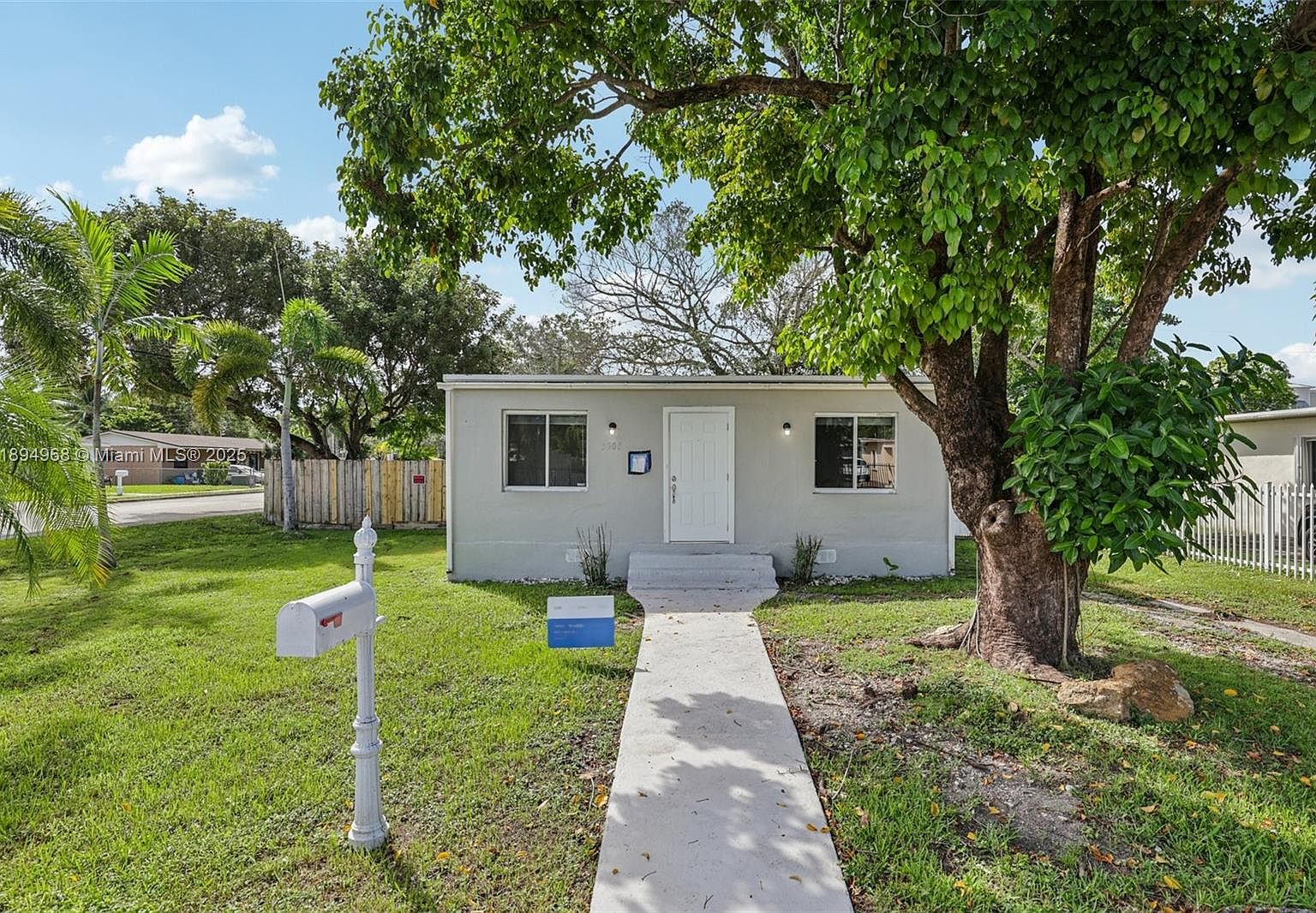 2bba43b8810bd25cfeb80b0ac1fa88