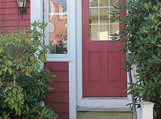 20 Maple St, Warren, RI 02885