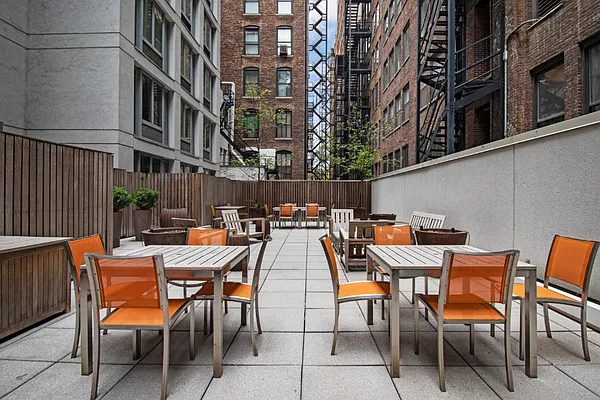 Rented by HomeDax Real Estate | media 10