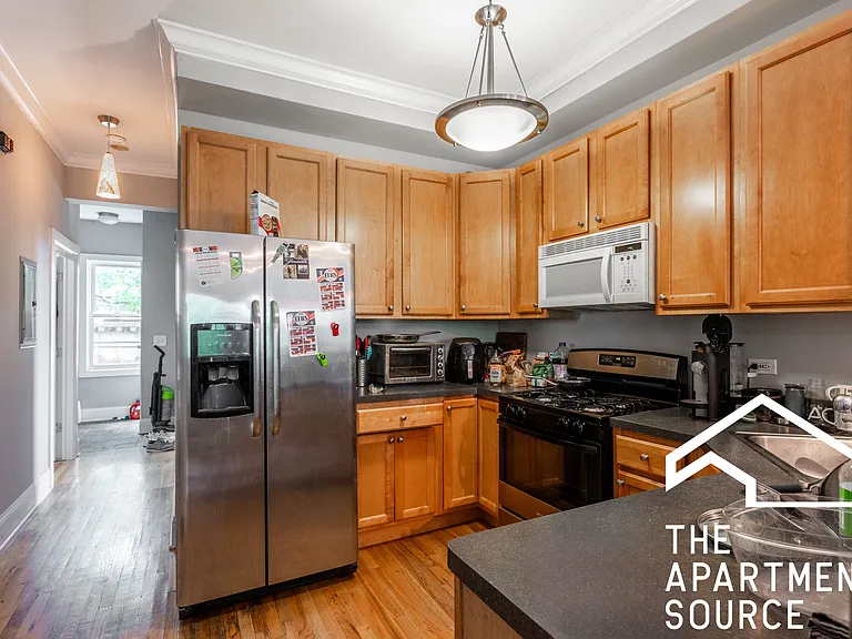 1314 W Roscoe St #2 — Photo 4
