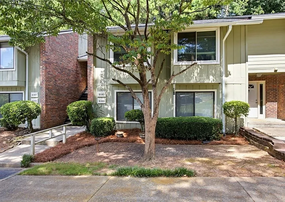 2183 Surrey Ct