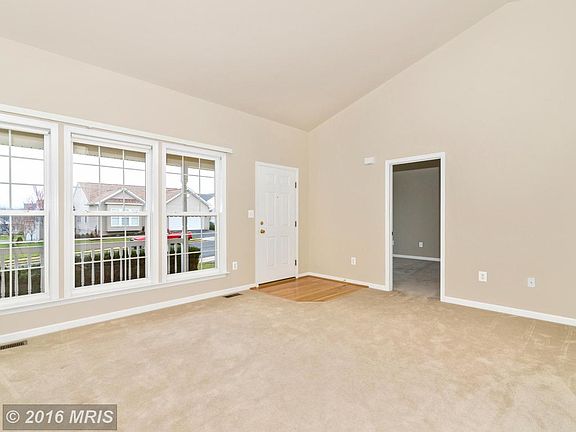 3rd image of 8 Sylvia Cir