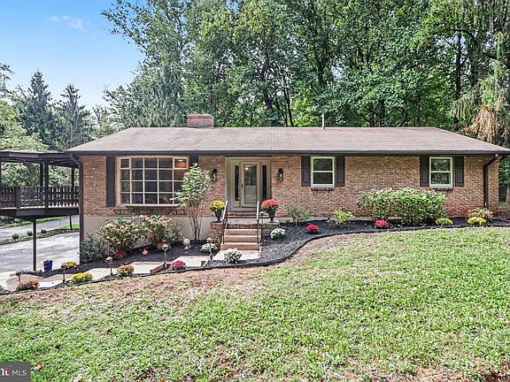 2nd image of 300 Timber Ln