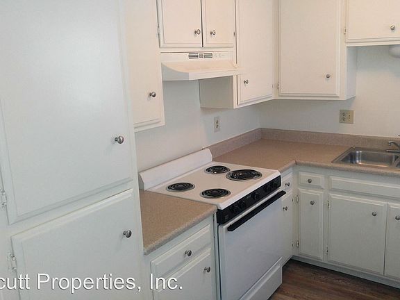 5th image of 4672 W Point Loma Blvd APT A