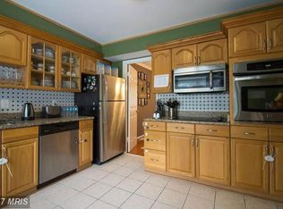 9036 Fox Grape Ln, Springfield, VA 22152