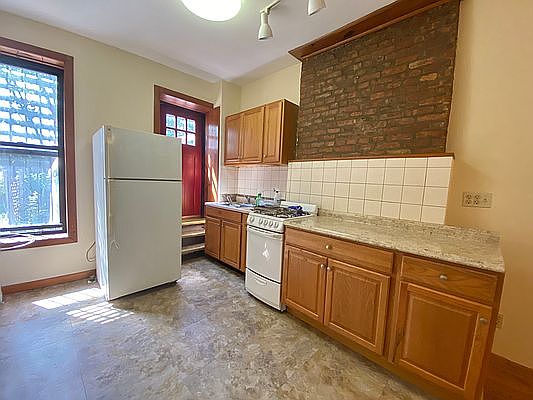 5th image of 312 14th St #1