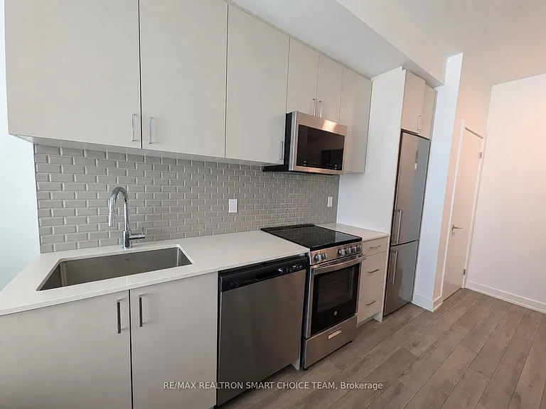1005 Dundas St E #117 — Photo 8