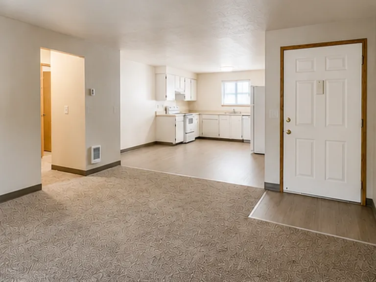 Willow Creek Apartments — Photo 21