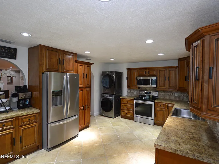 7004 Hyde Grove Ave — Photo 8