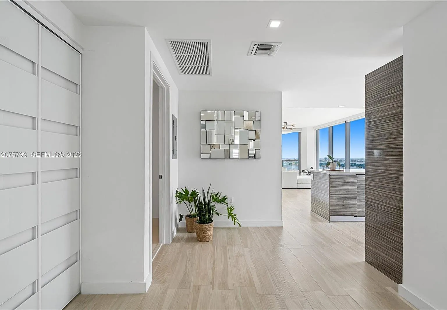 Icon Bay Condo — Photo 3