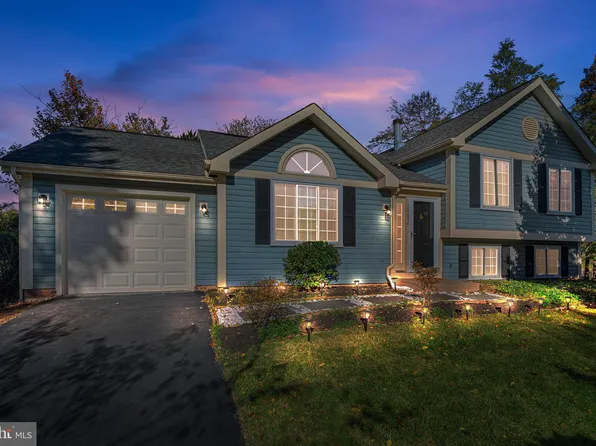 10242 Farmington Ct, Manassas, VA 20110