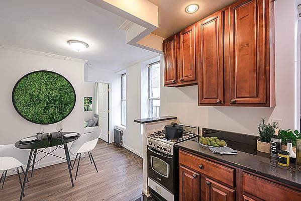 1st image of 155 E 92nd St #1B