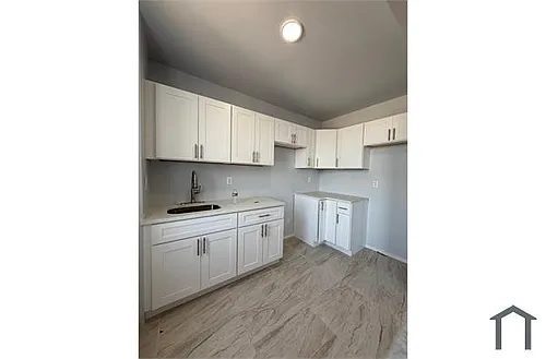 1000 Freeman St #6H Photo 1