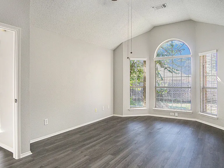 4600 Paloverde Dr — Photo 16