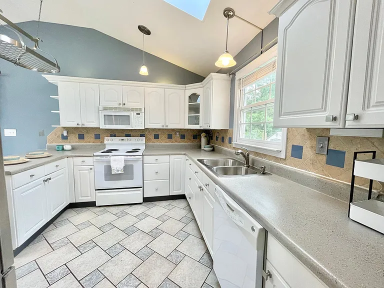 103 S Corncrib Ct — Photo 15