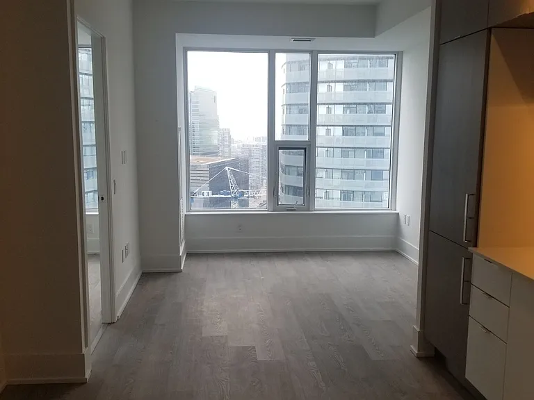 10 York St #5102 — Photo 2