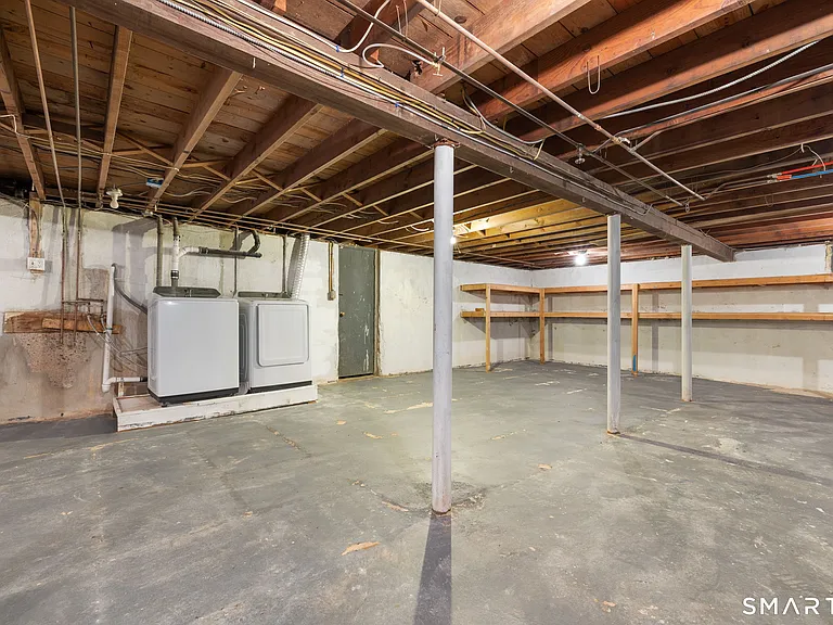 12 Sherwood Rd — Photo 17