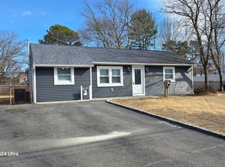 904 Bay Shore Ave, West Islip, NY 11795